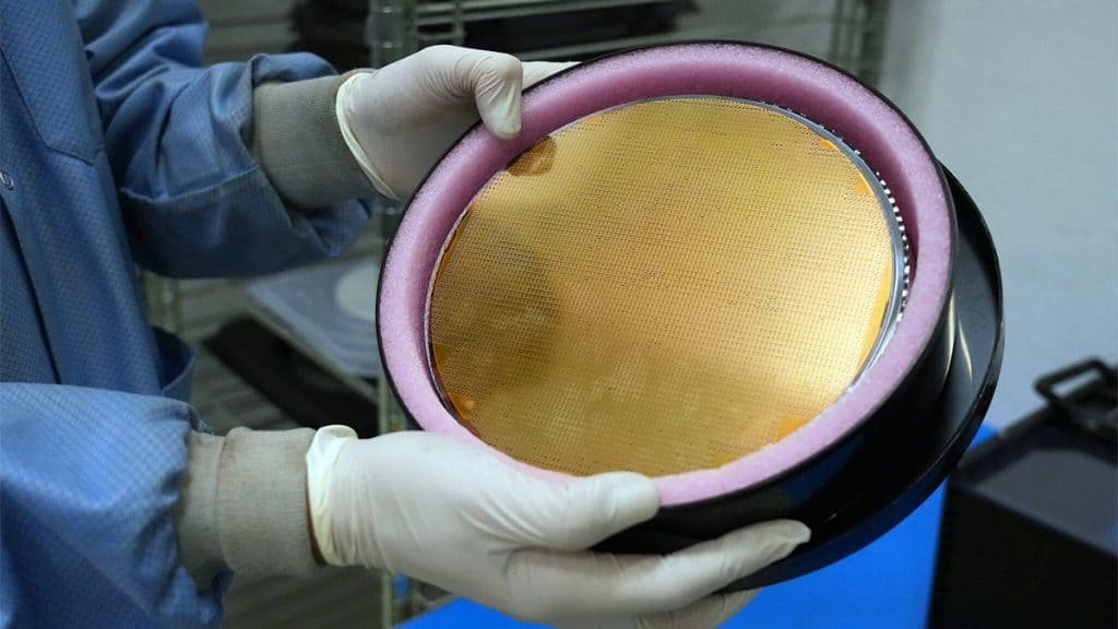 Silicon wafer handling in a new processor factory