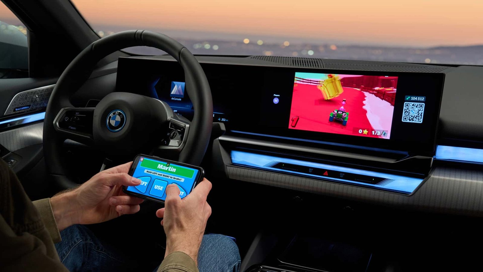 Nova BMW ganha plataforma de jogos;  confira