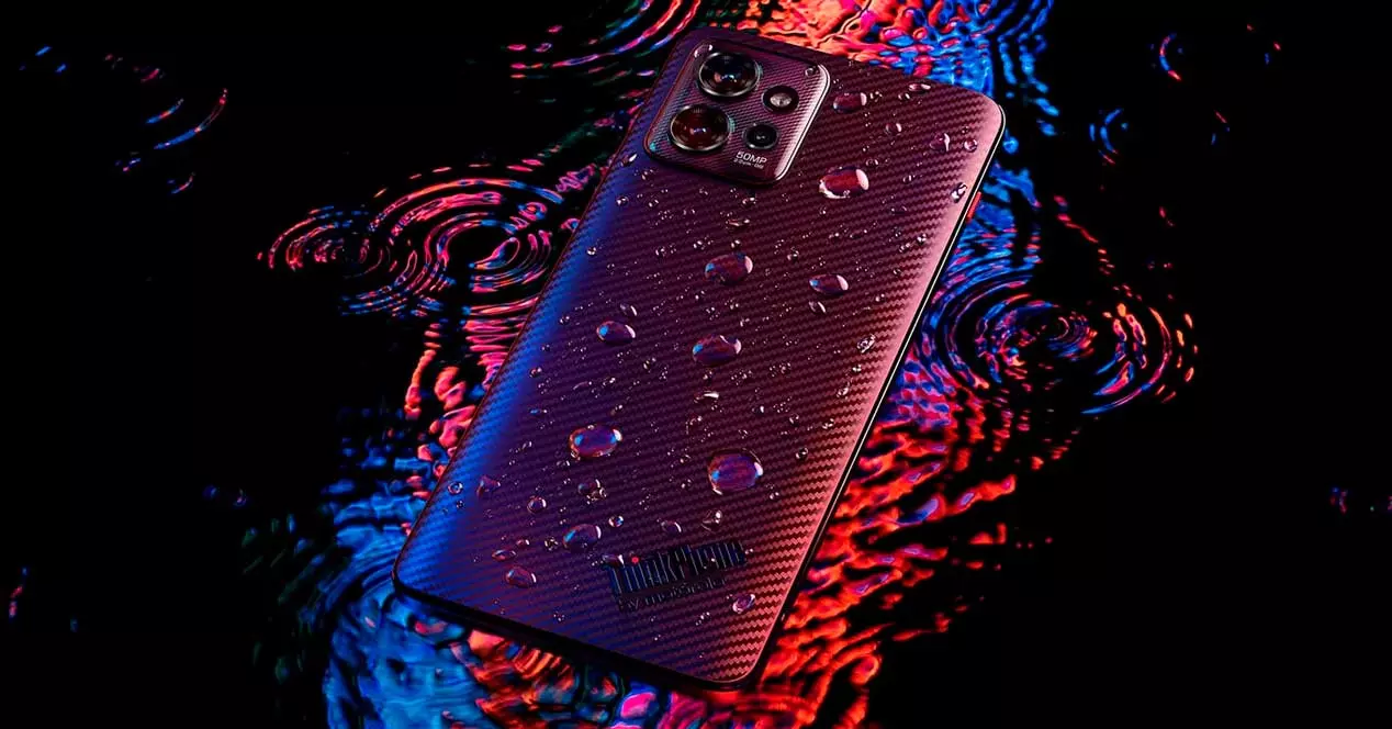 Motorola ThinkPhone chega ao Brasil com certificação militar;  confira ou preço