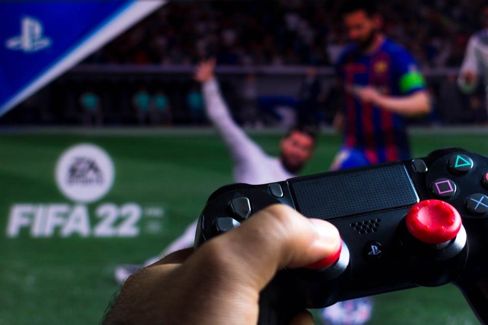 O FIFA 22 faz parte do sistema PlayStation Plus;  confira