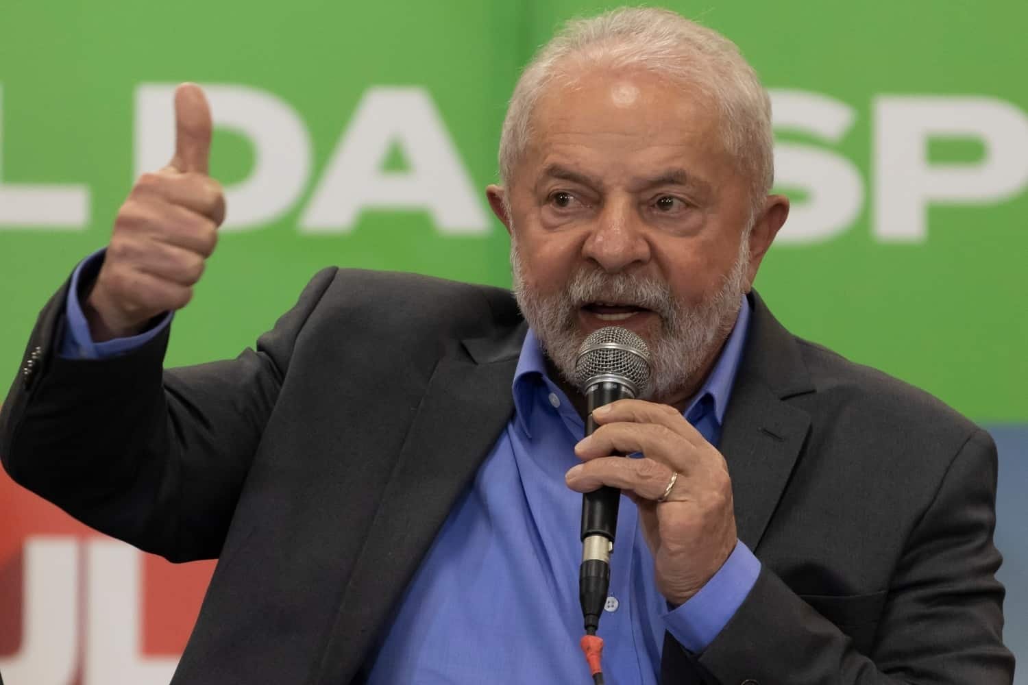 “Não tem jogo falando de amor. Tem jogo ensinando a matar”